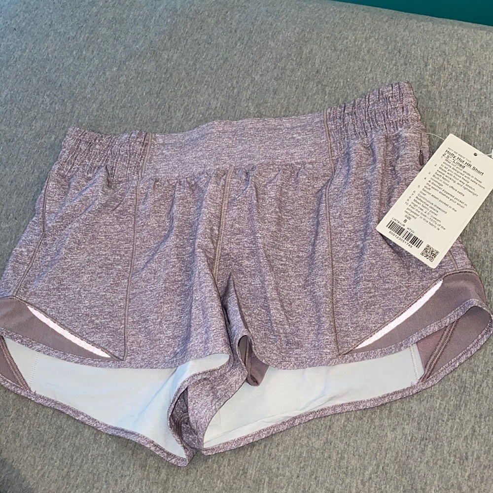 Lululemon High Rise Hotty Hot 2.5 Shorts
